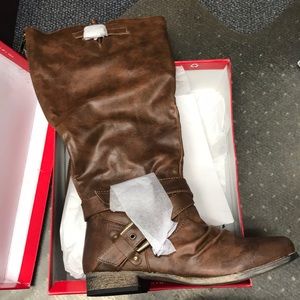 Carlos Santana Haley tan wide calf boots